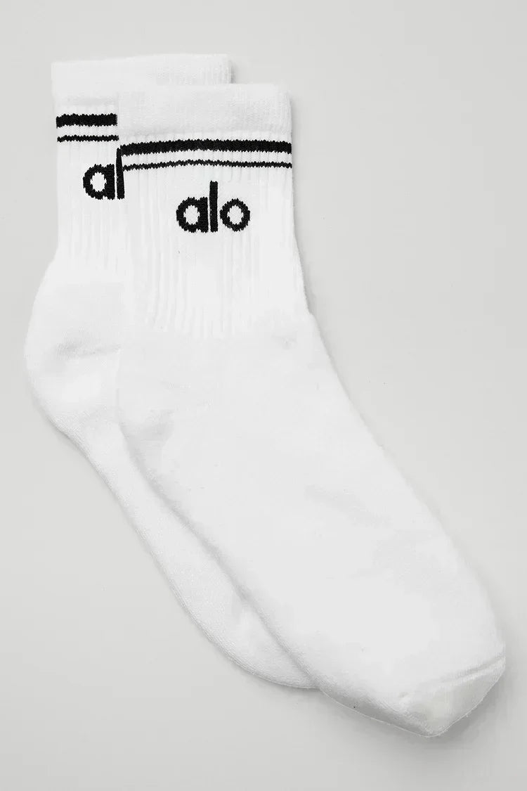 Unisex retro-style mid-calf socks - white