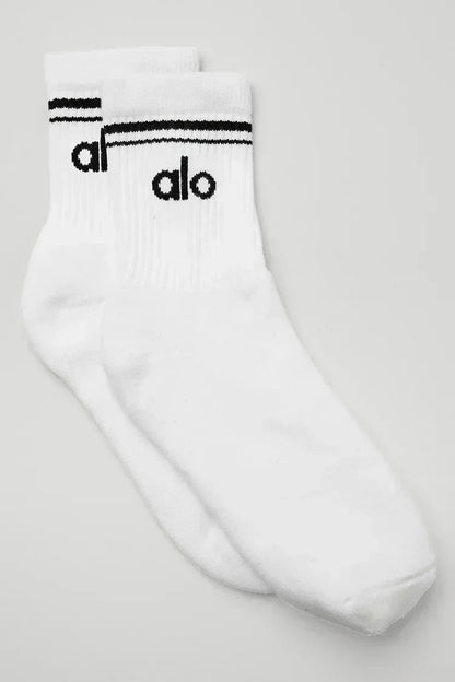 Unisex retro-style mid-calf socks - white